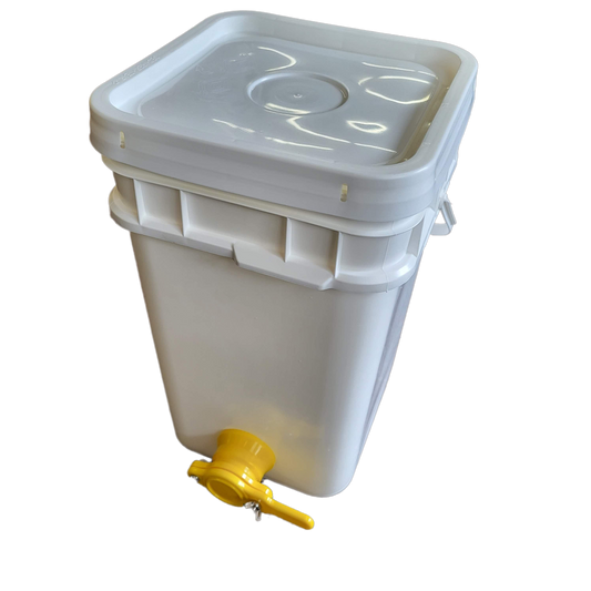 Bottling Bucket and Lid with Pre-Drilled Hole and Valve