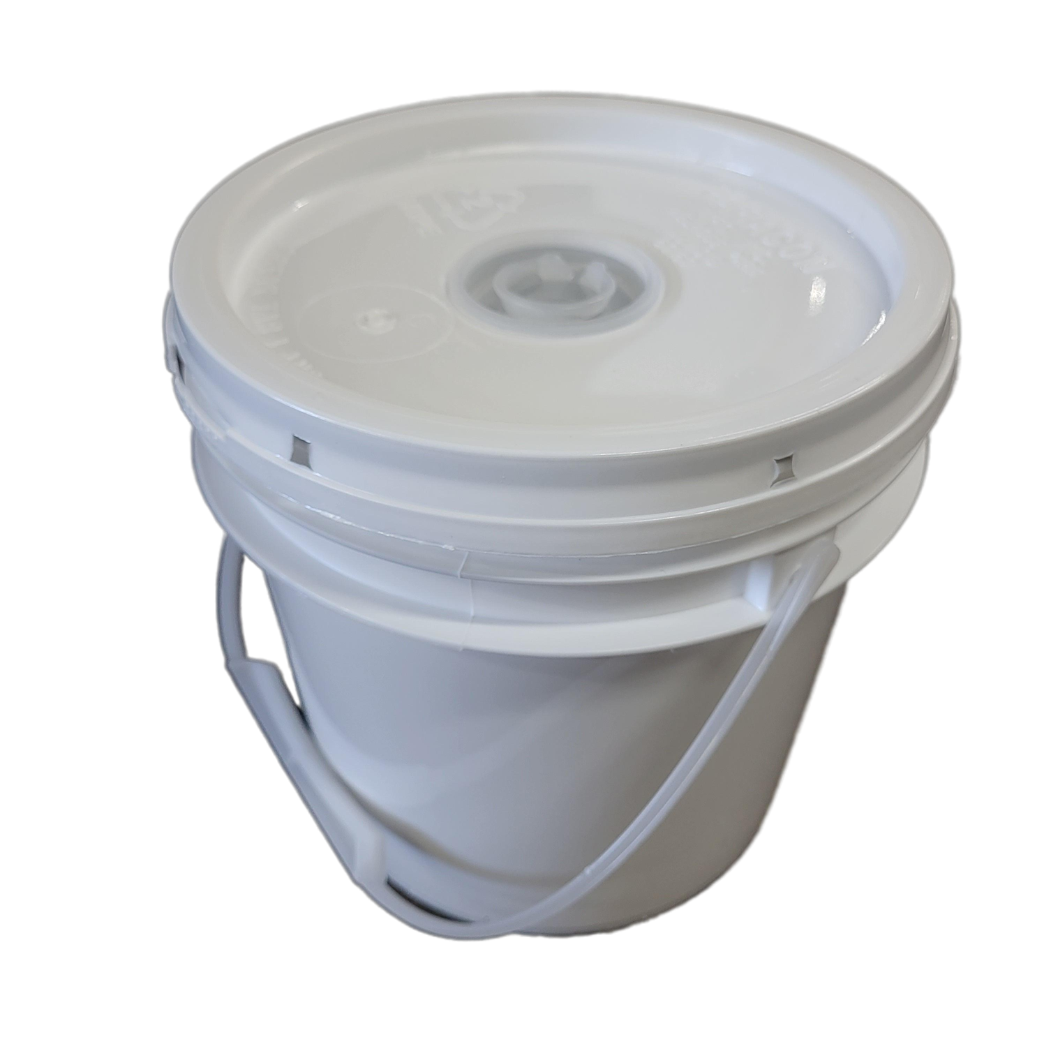 Bucket Feeder With Feeding Plugs – Backwoods Market