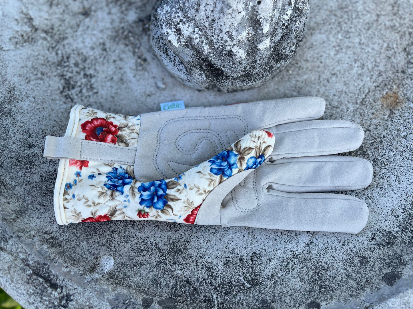 Women's Floral Gardening and Project Gloves "The Caroline" - Backwoods Auctions