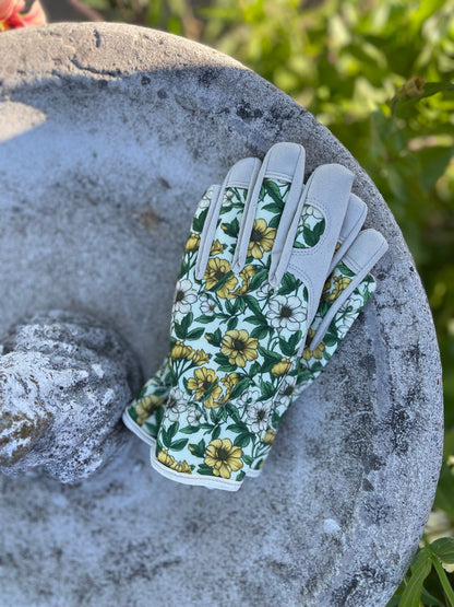 Women's Floral Gardening and Project Gloves "The Betsy" - Backwoods Auctions