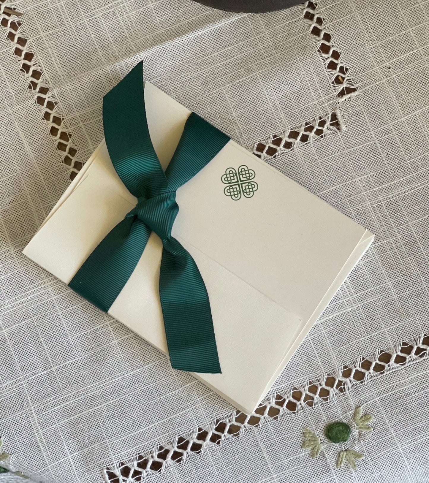 Boxed Celtic Knot Stationery - Irish Note Cards and Envelopes (10) - Backwoods Auctions