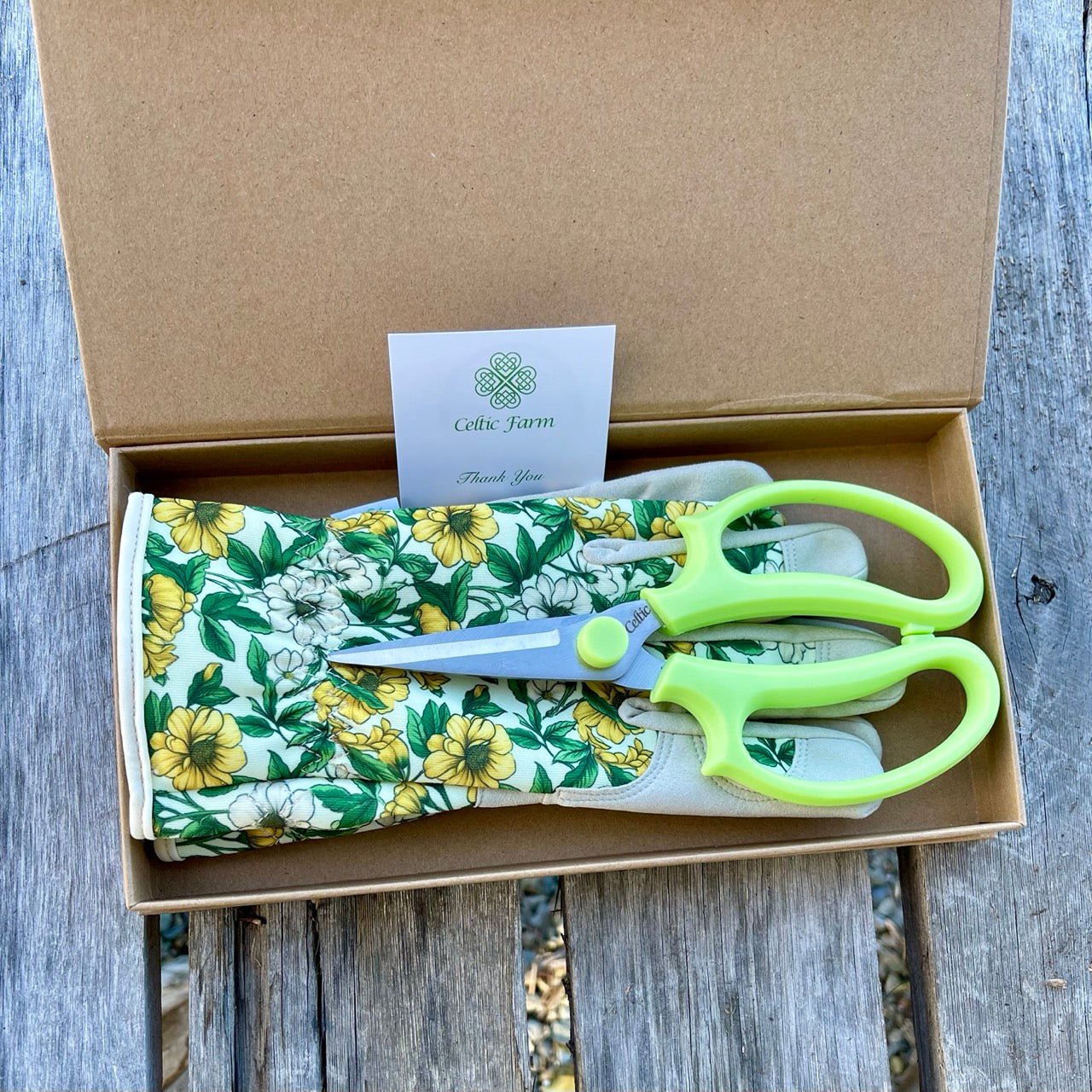 Garden Gift Box - Gloves and Herb Snips - Backwoods Auctions