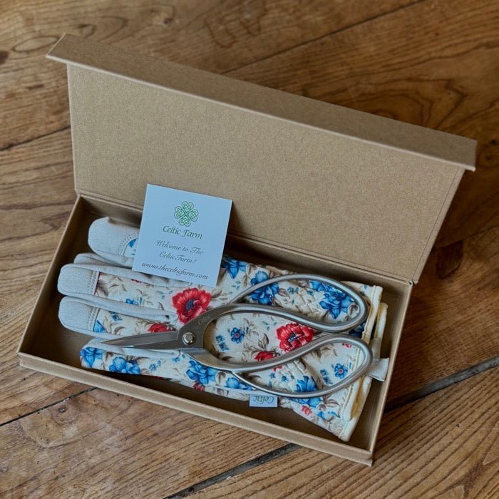 Garden Gift Box - Gloves and Stainless Snips - Backwoods Auctions