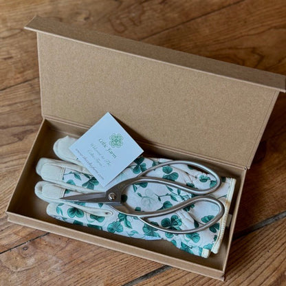 Garden Gift Box - Gloves and Stainless Snips - Backwoods Auctions