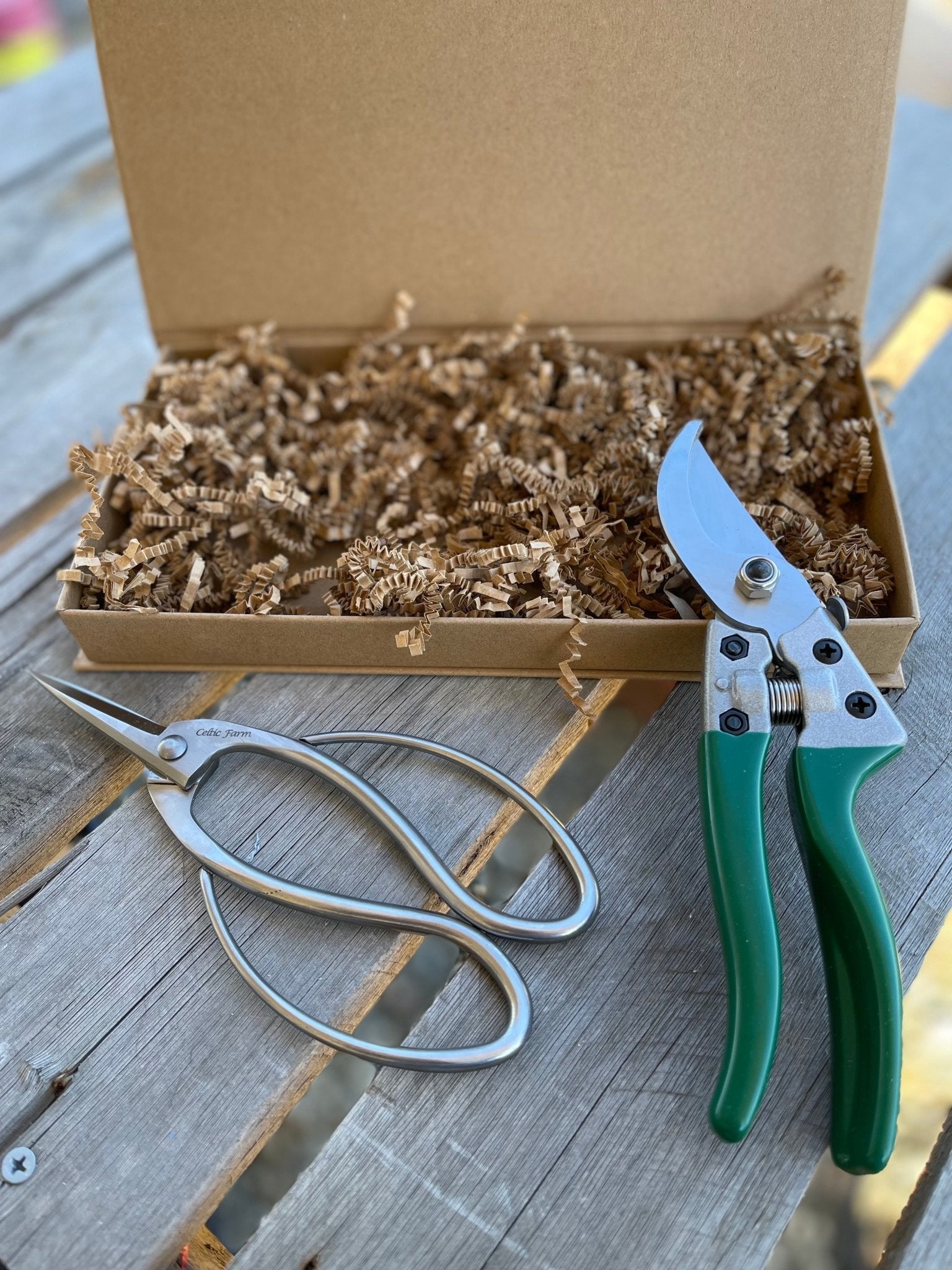Garden Gift Box - Pruners and Snips - Backwoods Auctions