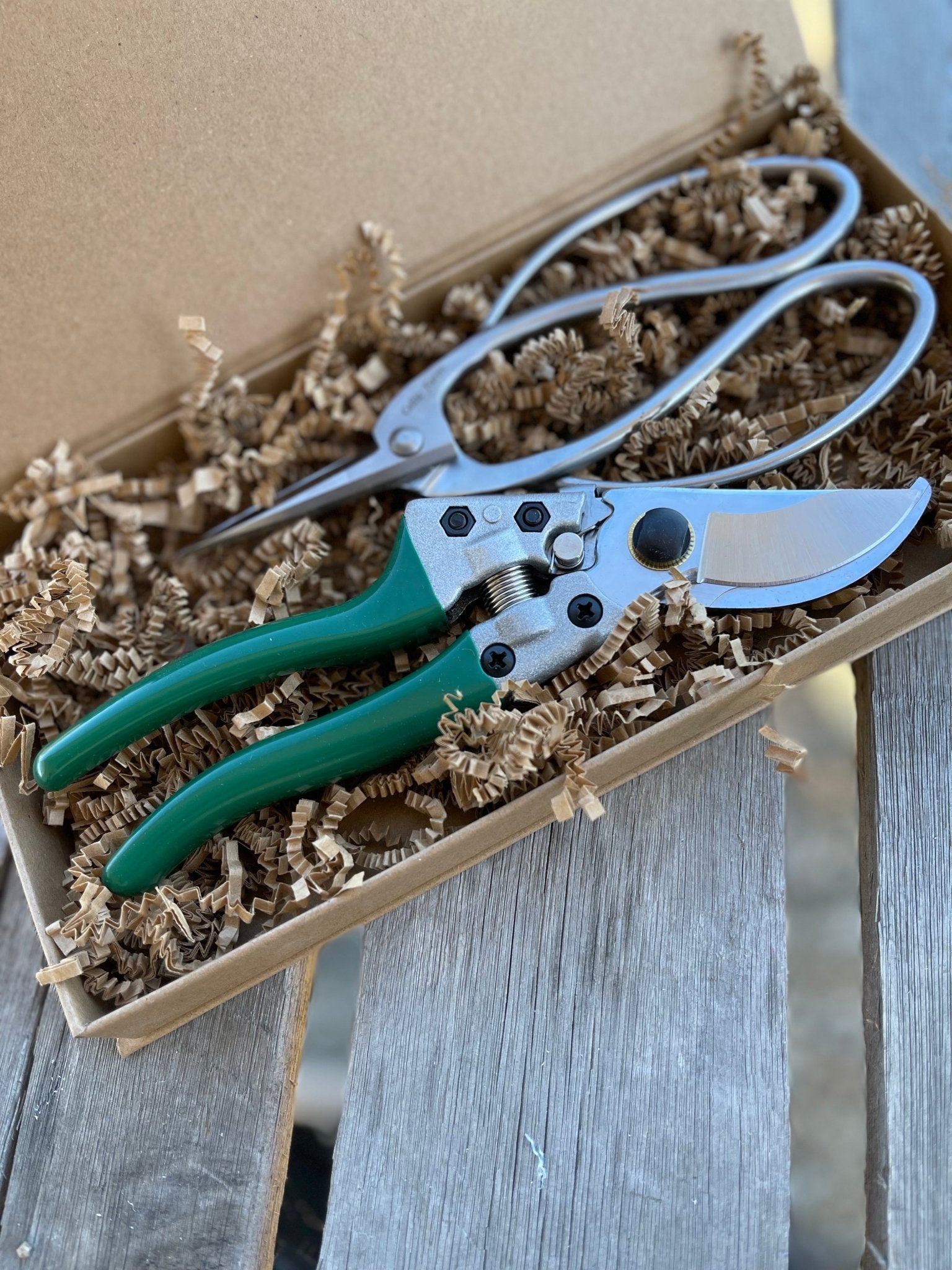 Garden Gift Box - Pruners and Snips - Backwoods Auctions