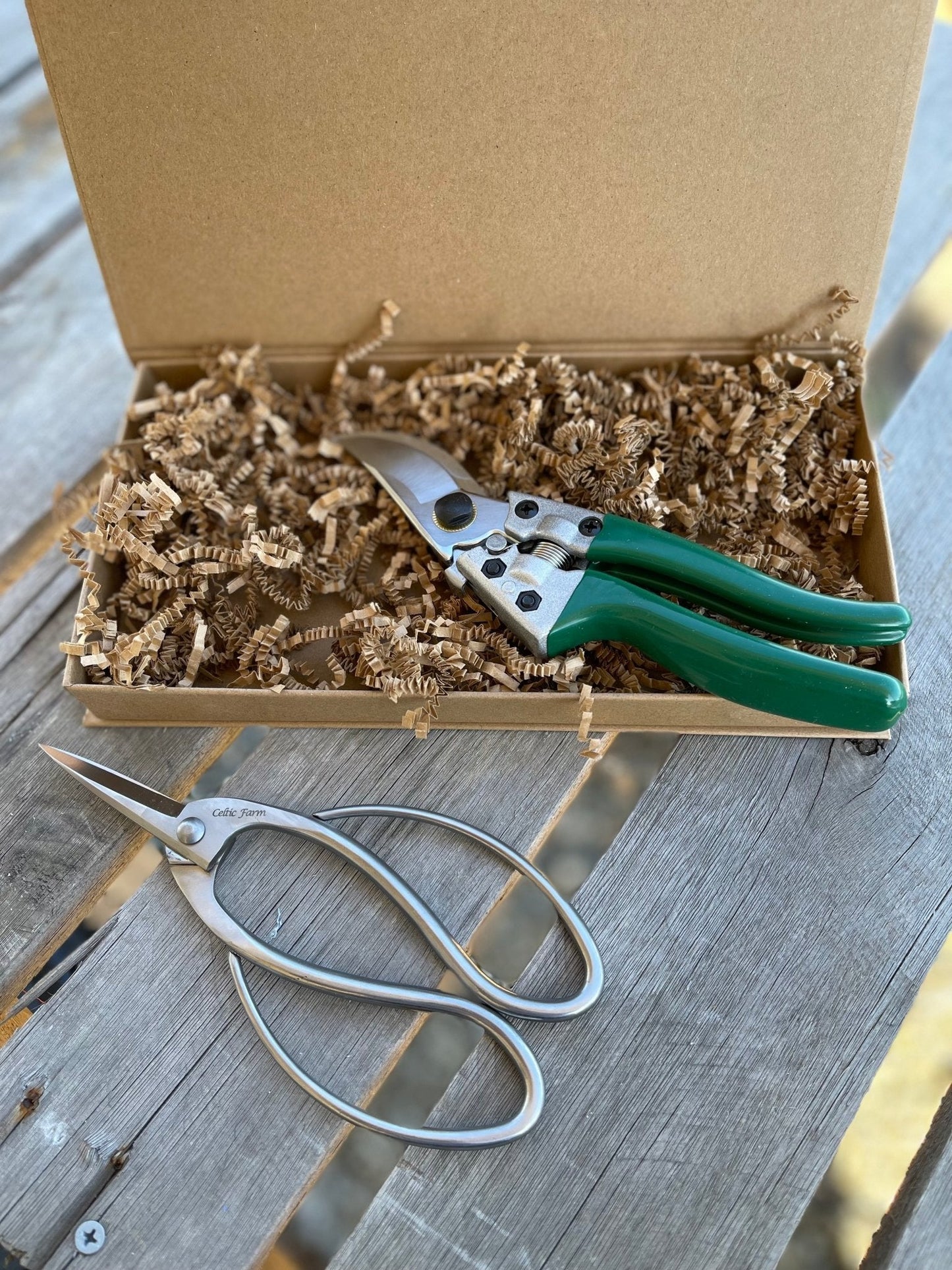 Garden Gift Box - Pruners and Snips - Backwoods Auctions