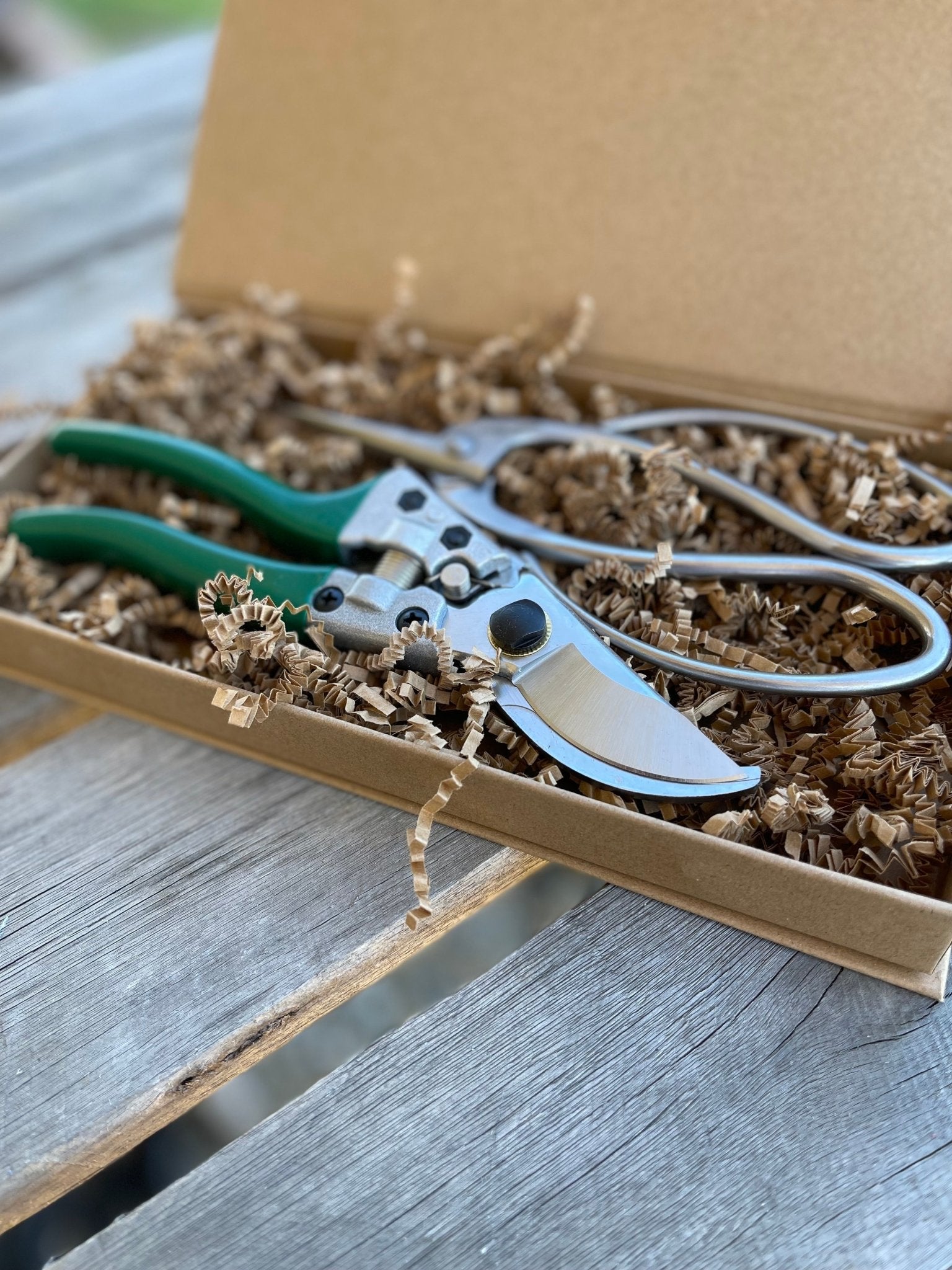 Garden Gift Box - Pruners and Snips - Backwoods Auctions