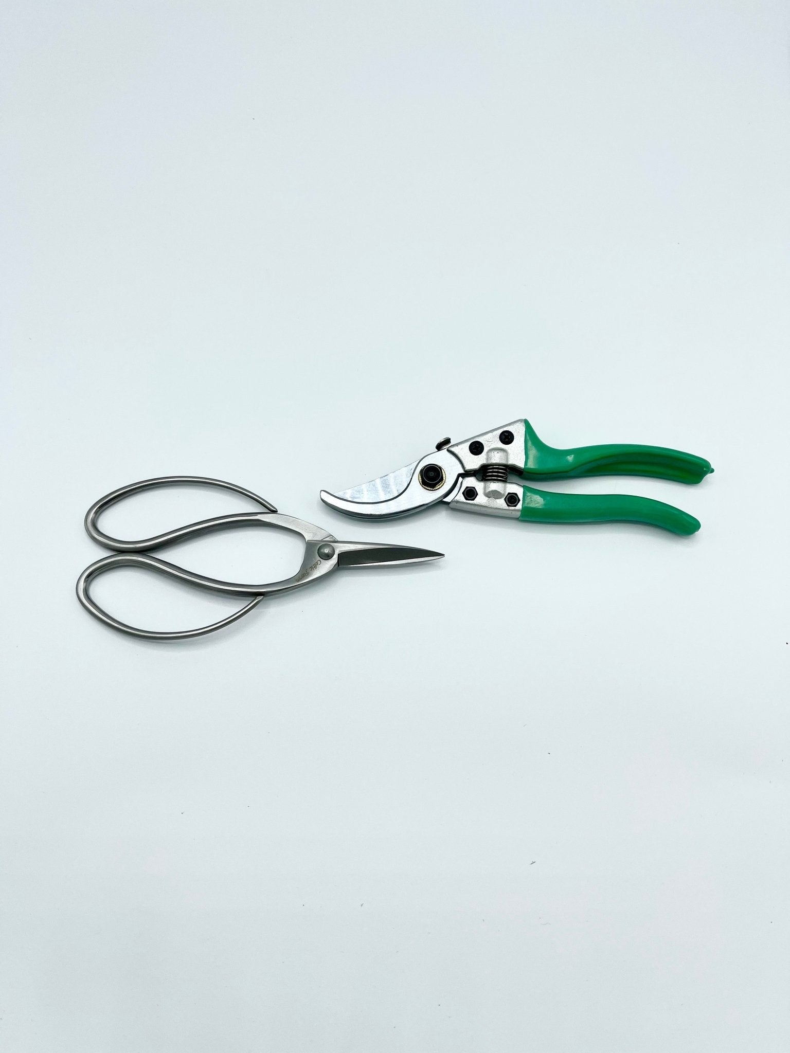 Garden Gift Box - The Sharps (Pruners, Scissors and Belt) - Backwoods Auctions