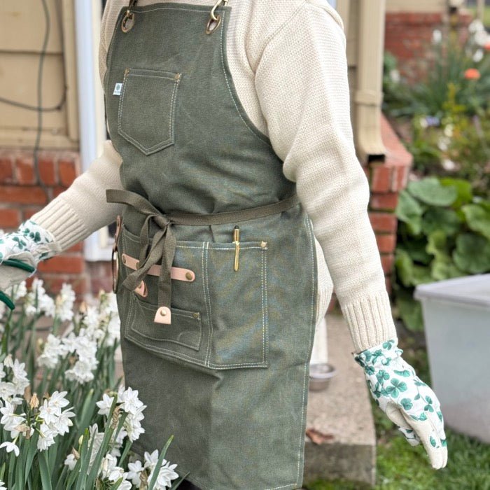 Gardening Apron - Waxed Canvas Apron with Pockets - Backwoods Auctions