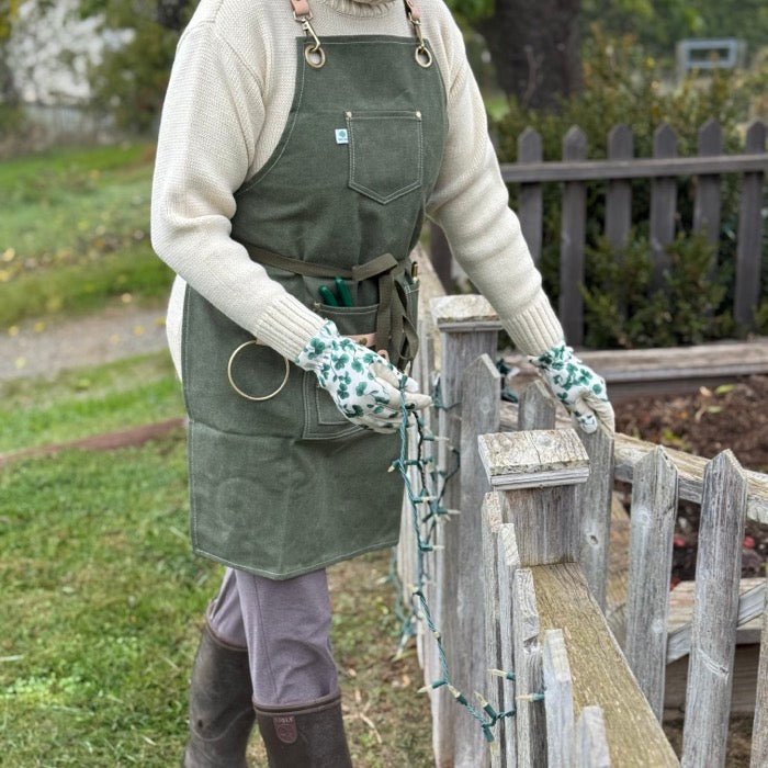 Gardening Apron - Waxed Canvas Apron with Pockets - Backwoods Auctions