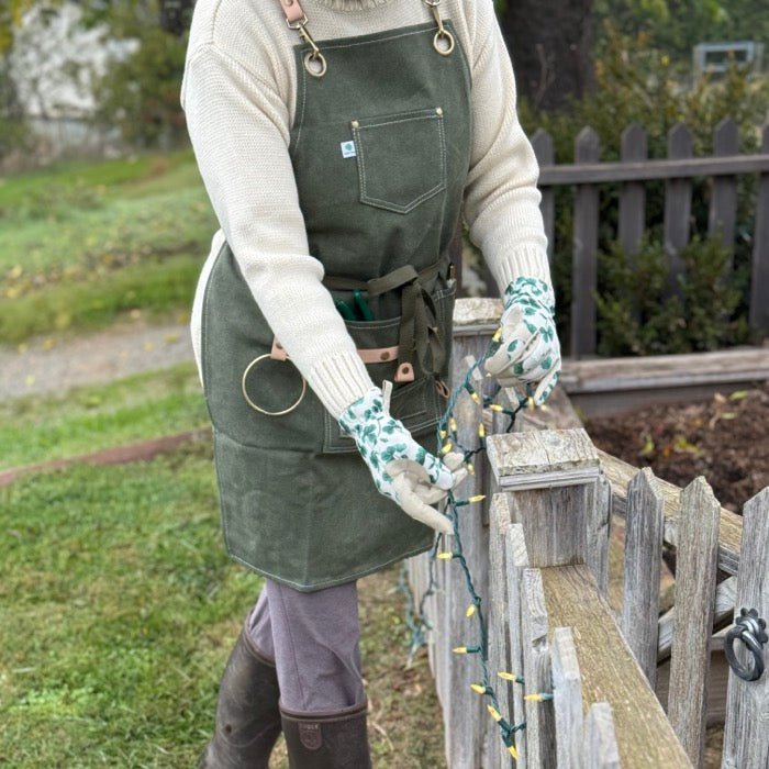 Gardening Apron - Waxed Canvas Apron with Pockets - Backwoods Auctions