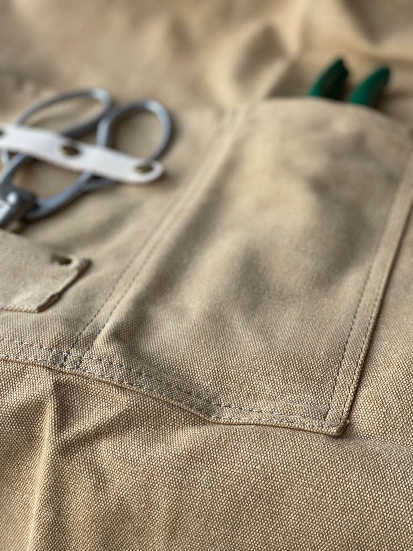 Gardening Apron - Waxed Canvas Apron with Pockets - Backwoods Auctions