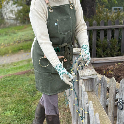 Gardening Apron - Waxed Canvas Apron with Pockets - Backwoods Auctions