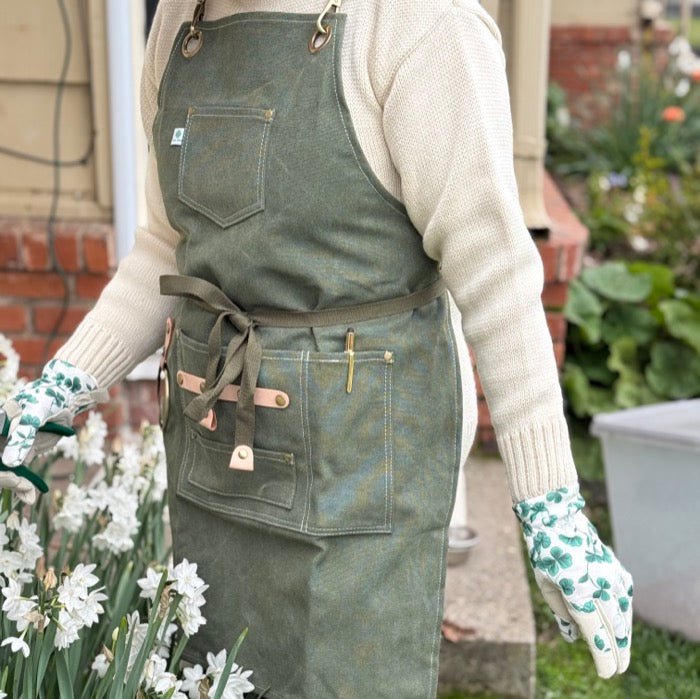 Gardening Apron - Waxed Canvas Apron with Pockets - Backwoods Auctions