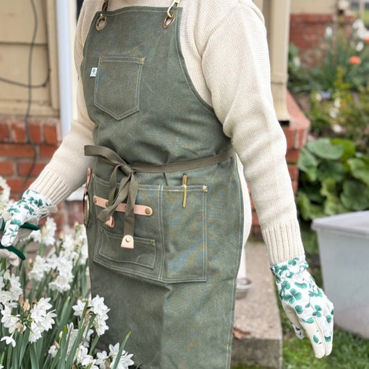 Gardening Apron - Waxed Canvas Apron with Pockets - Backwoods Auctions
