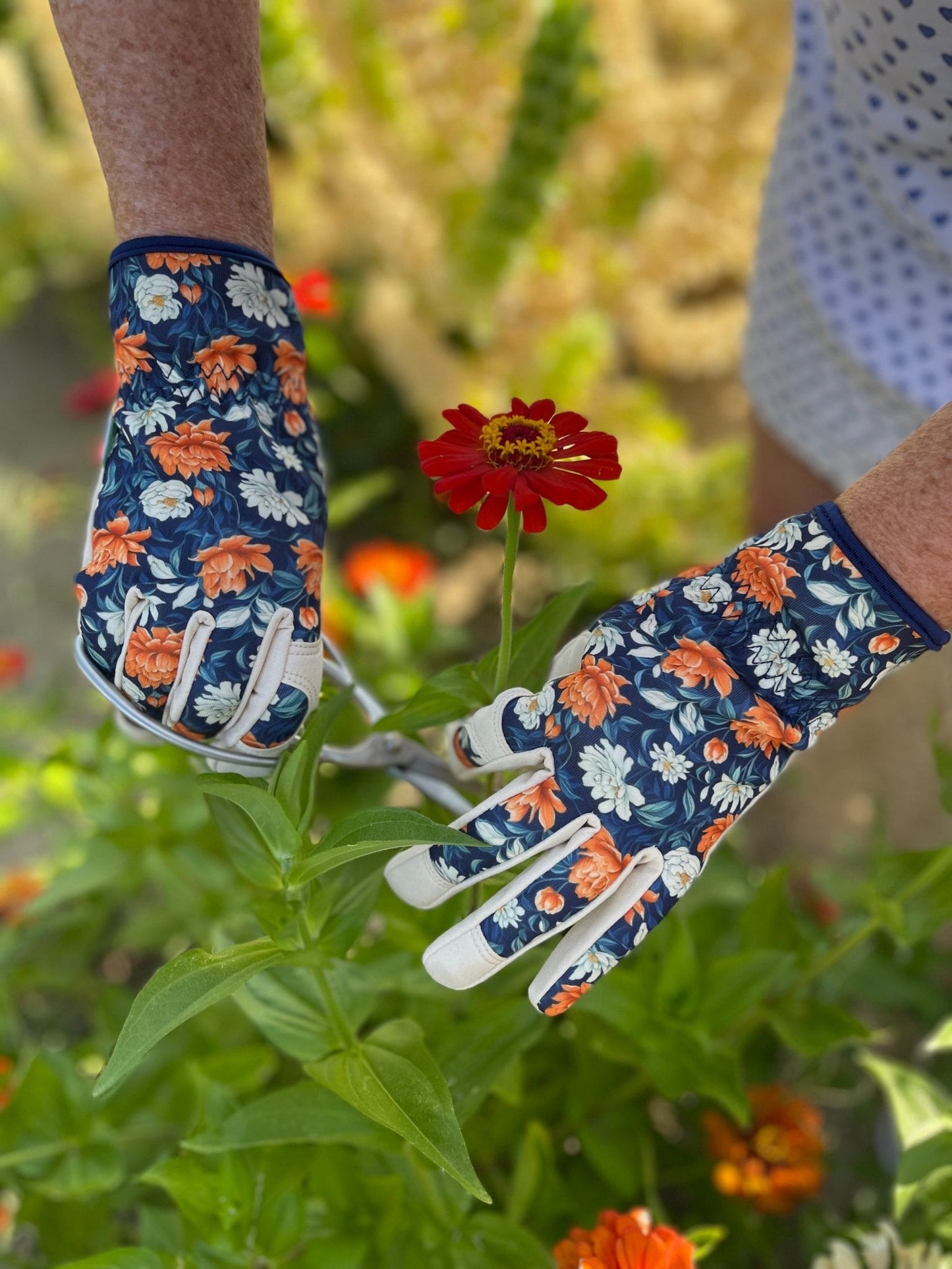 Women's Floral Gardening and Project Gloves "The Olivia" - Backwoods Auctions